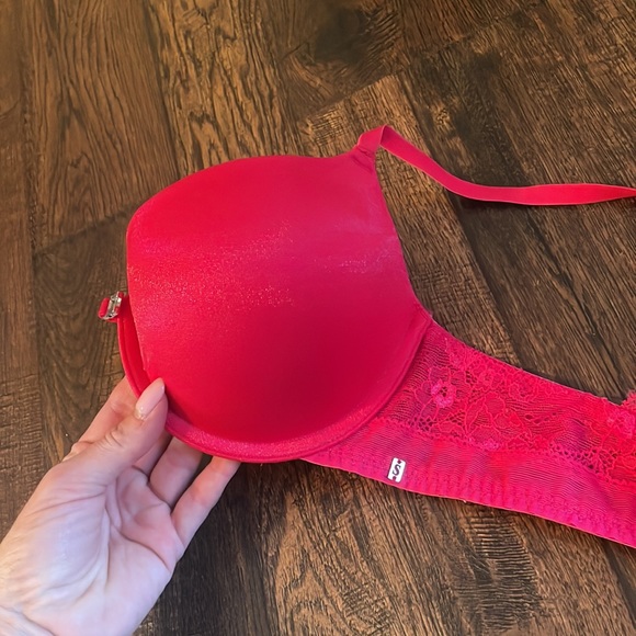 Update * 2 bras together - Size 34 C red, black doesn’t have tag - Picture 8 of 16